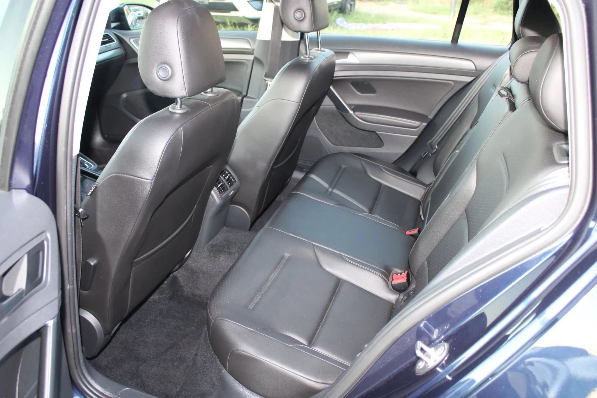 Used 2018 Volkswagen Golf SE FWD image 24