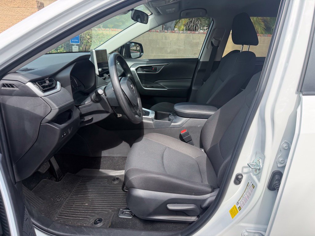 Used 2025 Toyota RAV4 LE AWD/4WD image 21