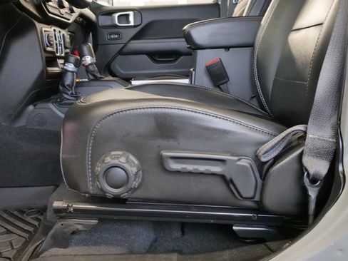 Used 2021 Jeep Wrangler Unlimited Sahara w/ Cold Weather Group image 11