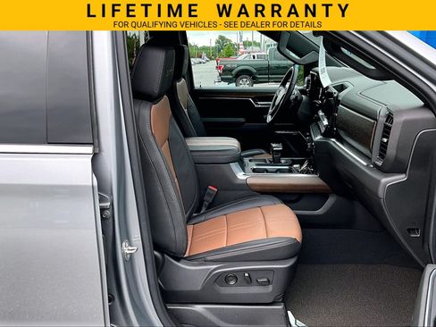 Used 2024 Chevrolet Silverado 1500 High Country AWD/4WD image 7