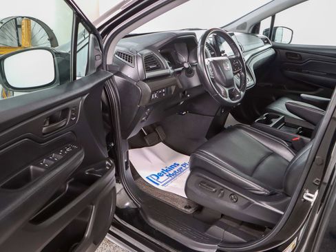 Used 2024 Honda Odyssey EX-L image 3