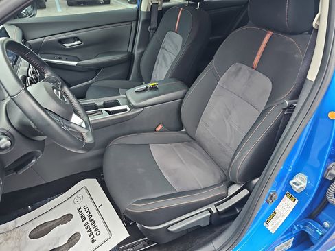 Used 2023 Nissan Sentra SR w/ Electronics Package FWD image 17