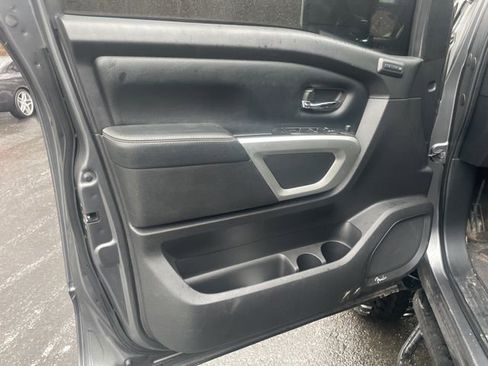 Used 2019 Nissan Titan PRO-4X w/ Pro-4x Convenience Package image 10