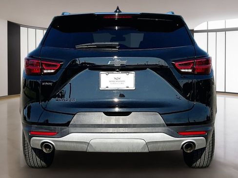 Used 2024 Chevrolet Blazer LT w/ Midnight/Sport Edition FWD image 4