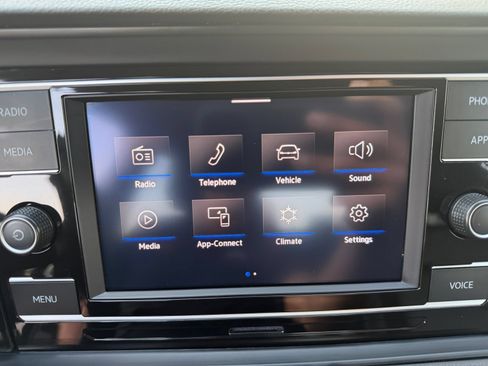 Used 2024 Volkswagen Jetta SE FWD image 22
