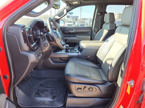 Used 2023 Chevrolet Silverado 1500 ZR2 w/ Technology Package image 12