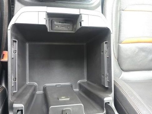 Used 2021 GMC Sierra 2500 AT4 image 29