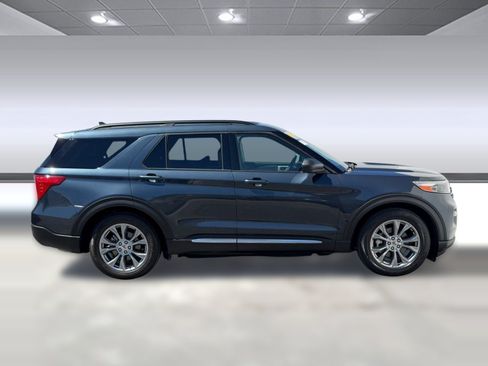 Used 2022 Ford Explorer XLT w/ Equipment Group 202A RWD image 7
