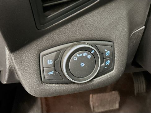 Used 2018 Ford Escape SE image 17