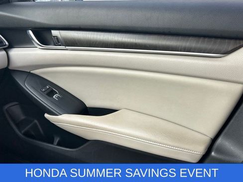 Used 2018 Honda Accord EX image 16