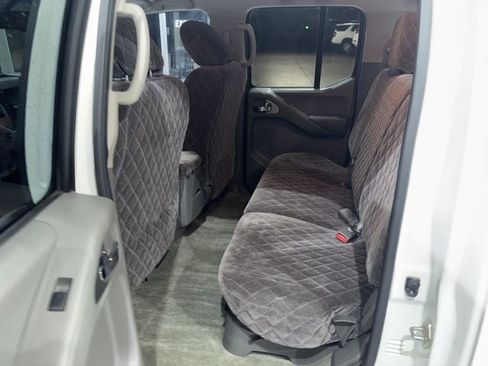 Used 2017 Nissan Frontier SV w/ SV Value Truck Package image 16