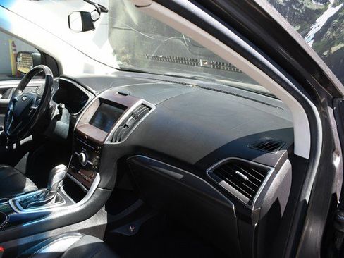 Used 2015 Ford Edge Titanium image 24