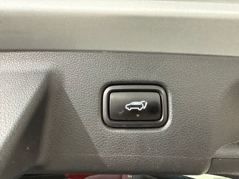 Used 2022 Hyundai Palisade SEL w/ 8P Bench Seat Package FWD image 11