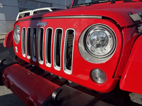 Used 2017 Jeep Wrangler Sahara image 20