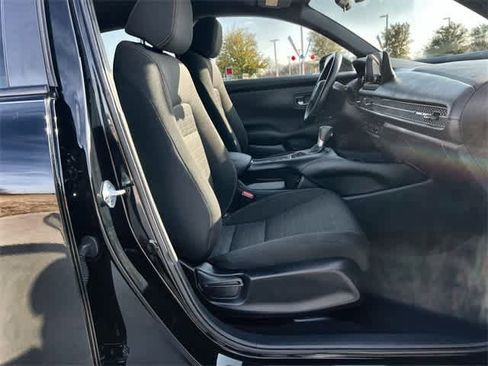 Certified 2025 Honda HR-V Sport image 12