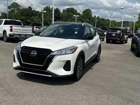 Used 2024 Nissan Kicks SV FWD image 8