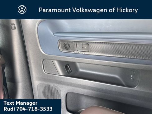 New 2025 Volkswagen ID. Buzz Pro S RWD image 19