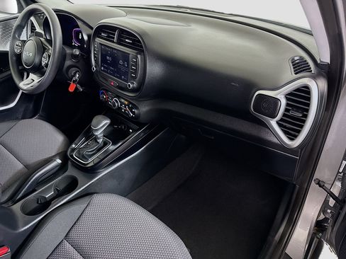 Used 2025 Kia Soul LX w/ LX Technology Package image 29