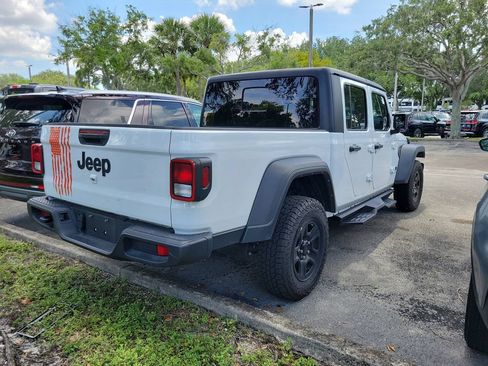 Used 2024 Jeep Gladiator Sport AWD/4WD image 4