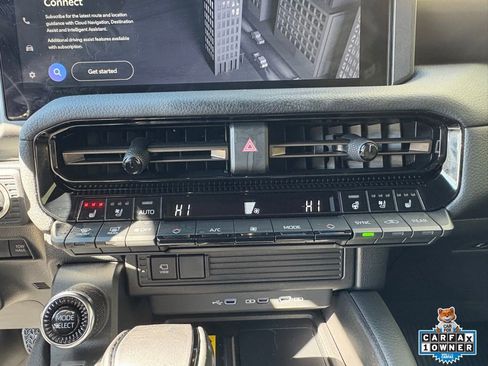 Used 2024 Toyota Land Cruiser image 17