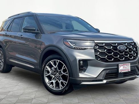 Used 2025 Ford Explorer Platinum w/ Ultimate Package RWD image 1