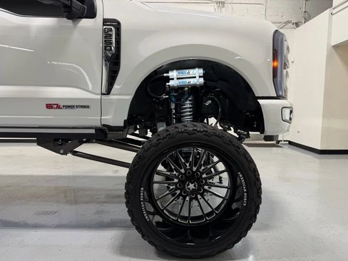 Used 2024 Ford F250 Limited image 22