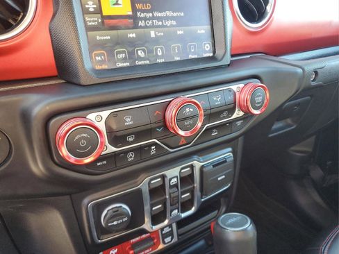 Certified 2022 Jeep Gladiator Rubicon w/ Trailer Tow Package image 18