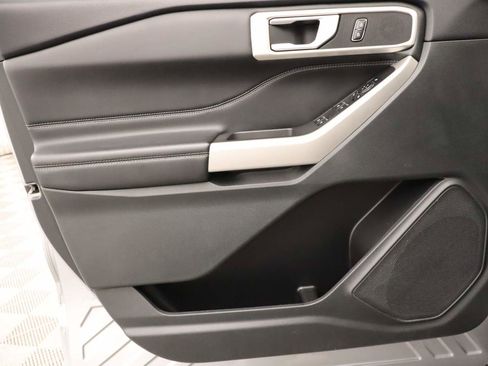 Used 2023 Ford Explorer XLT w/ Equipment Group 202A image 17