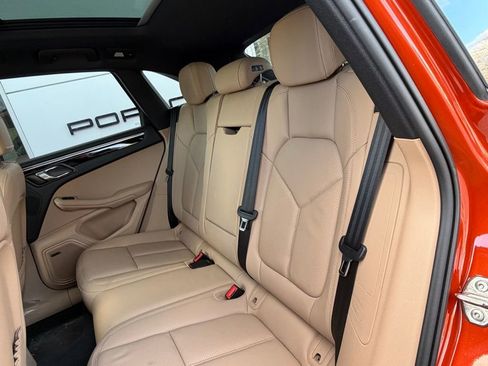Certified 2025 Porsche Macan image 41