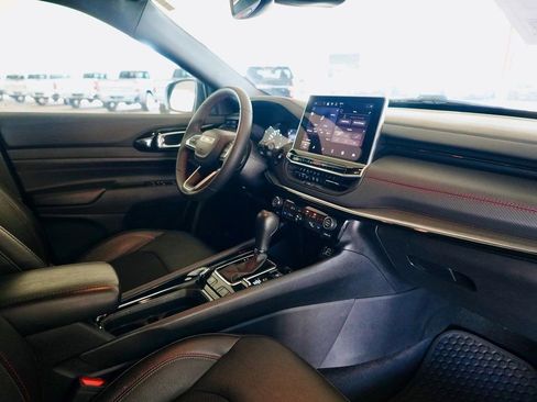 Used 2024 Jeep Compass Trailhawk image 11