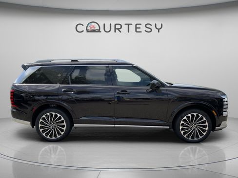 New 2026 Hyundai Palisade Calligraphy FWD image 6