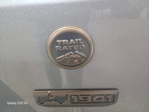 Used 2016 Jeep Wrangler Unlimited Sahara image 15