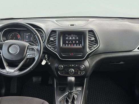 Used 2019 Jeep Cherokee Latitude w/ Cold Weather Group image 13