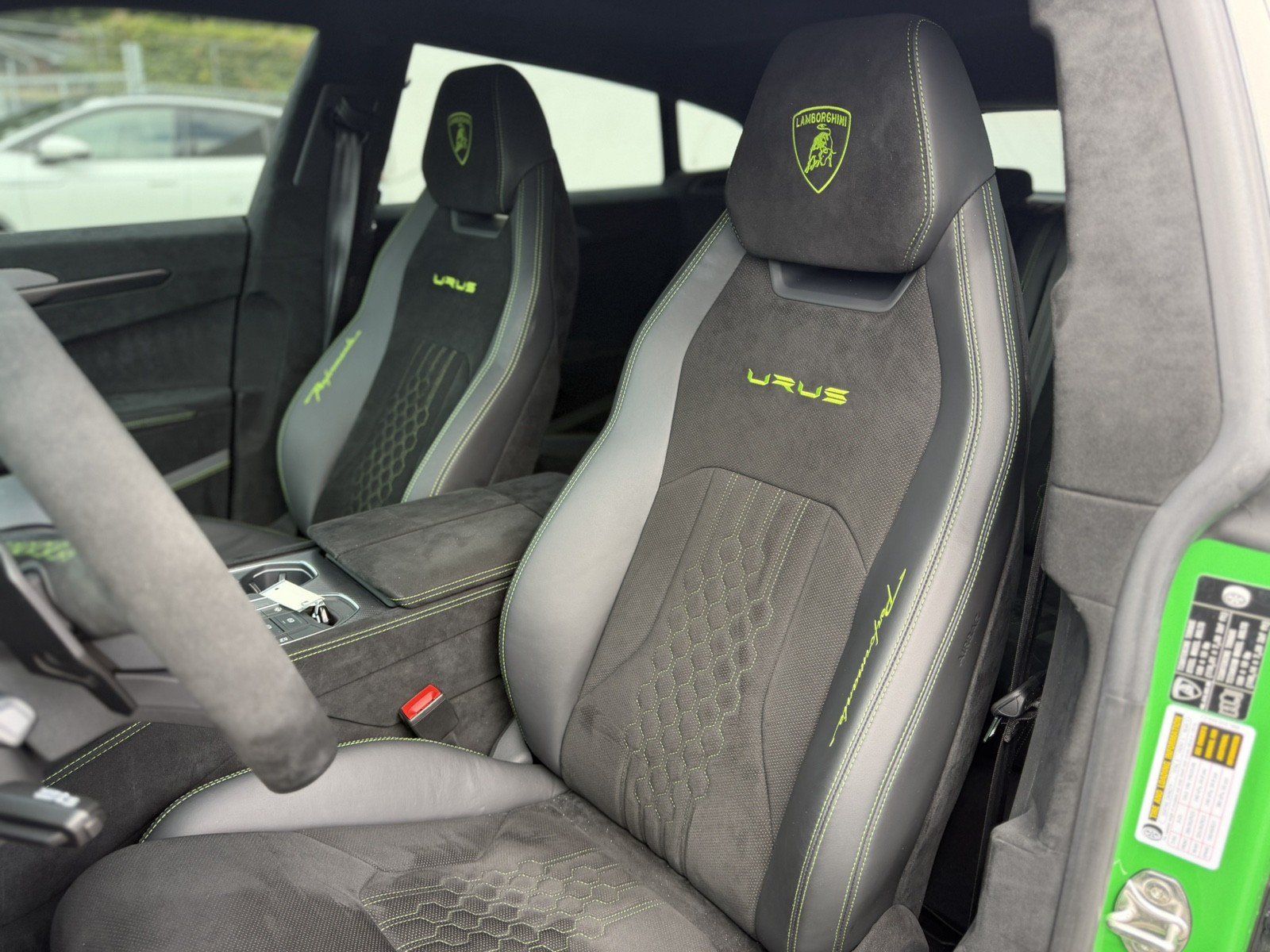 Used 2024 Lamborghini Urus Performante AWD/4WD image 33