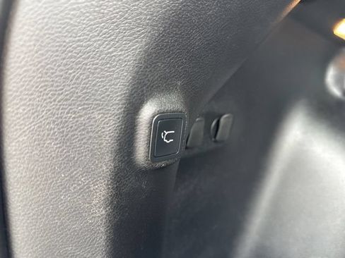 Used 2021 Jeep Cherokee Latitude Lux w/ Comfort/Convenience Group AWD/4WD image 19