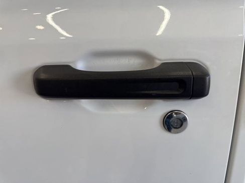 Used 2021 Jeep Wrangler Unlimited Sahara AWD/4WD image 17