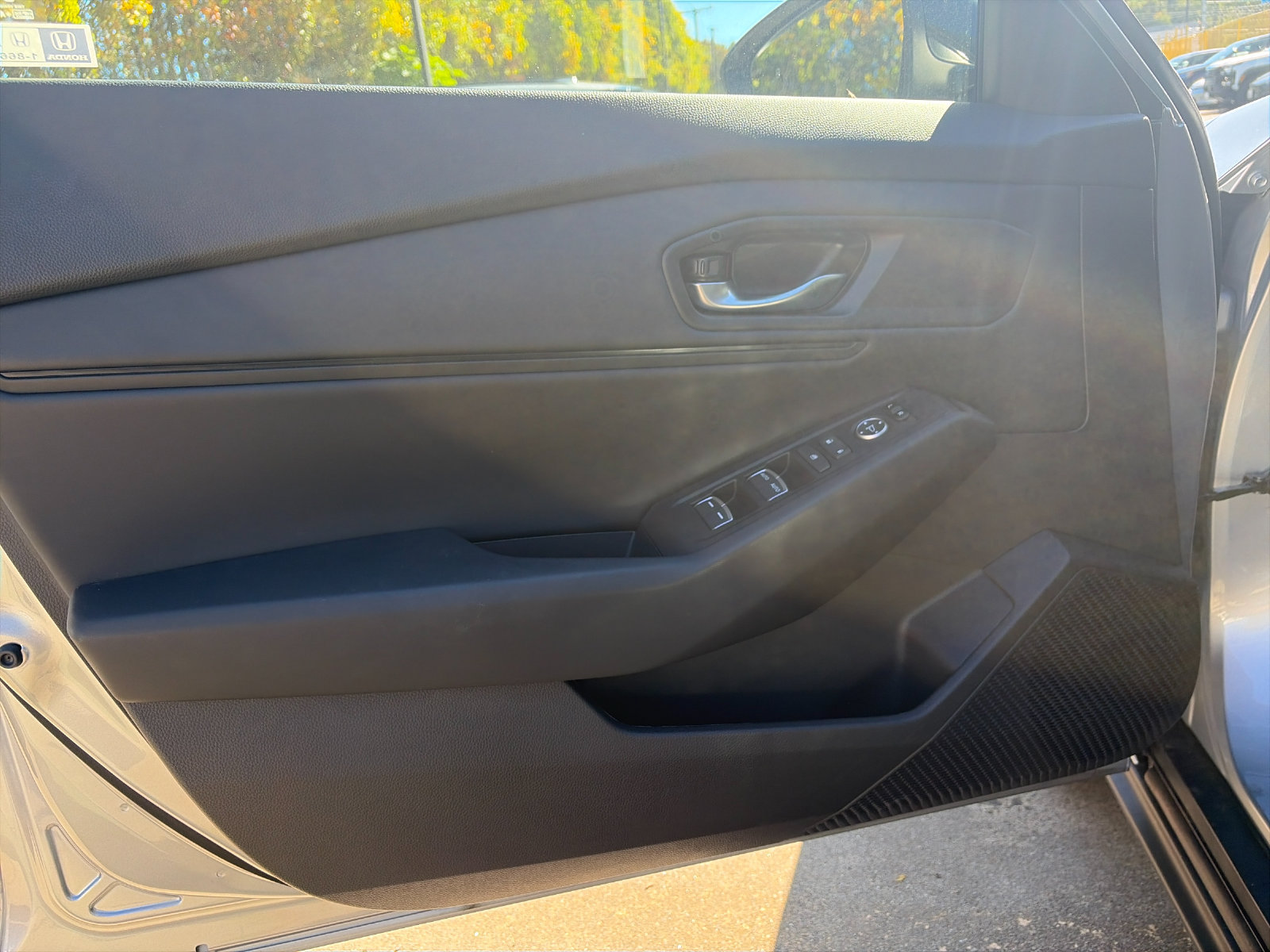 Used 2025 Honda Accord SE image 12