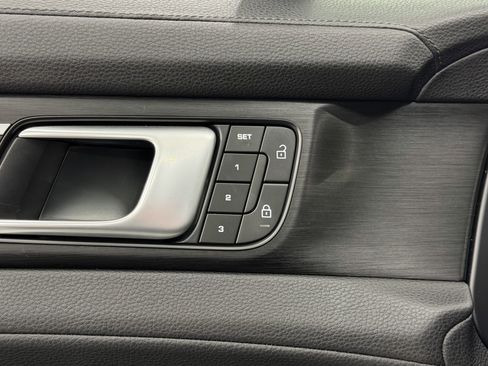 Certified 2022 Porsche Panamera 4 Platinum Edition image 28