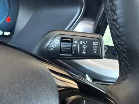 Used 2025 Ford Escape Platinum AWD/4WD image 38
