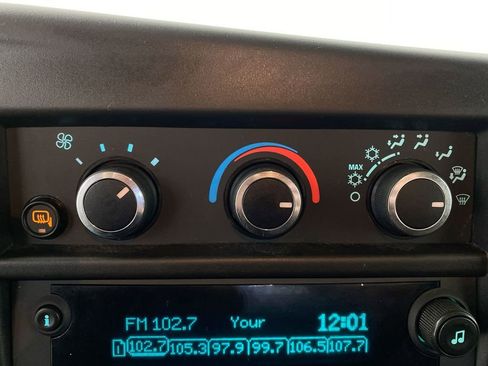 Used 2024 GMC Savana 2500 w/ Driver Convenience Package image 17