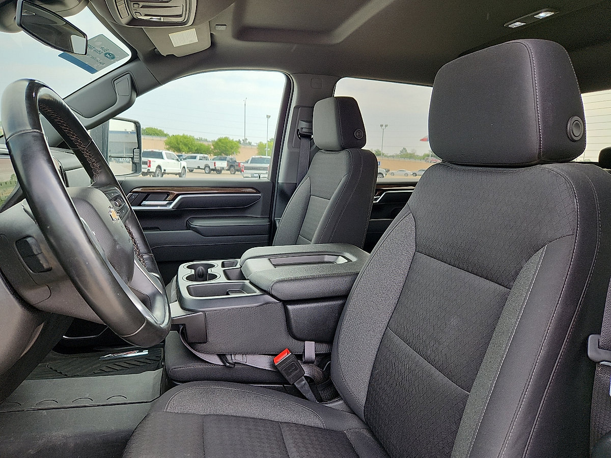 Used 2025 Chevrolet Silverado 2500 LT AWD/4WD image 7