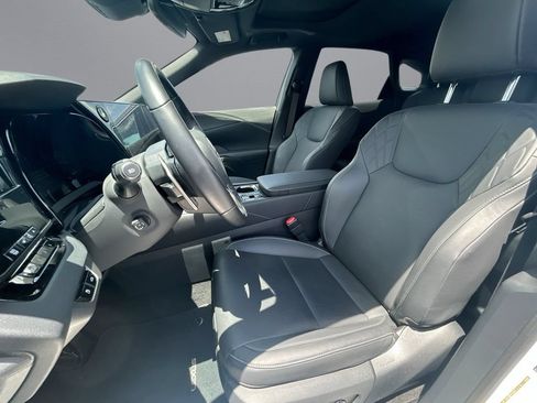 Used 2025 Lexus RX 350 Premium w/ Accessory Package (Z1) FWD image 4