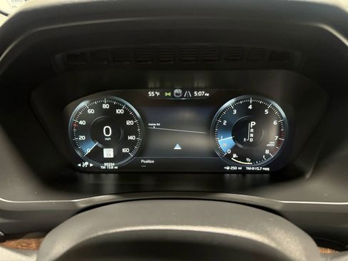 Used 2016 Volvo XC90 T6 Momentum w/ Momentum Plus Package image 31