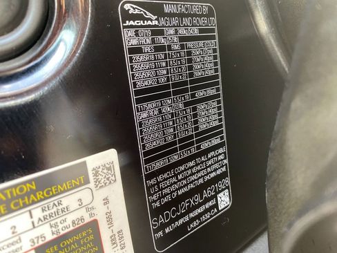 Used 2020 Jaguar F-PACE Premium image 33