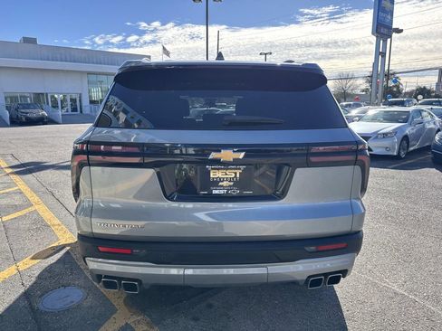 Certified 2025 Chevrolet Traverse LT image 7