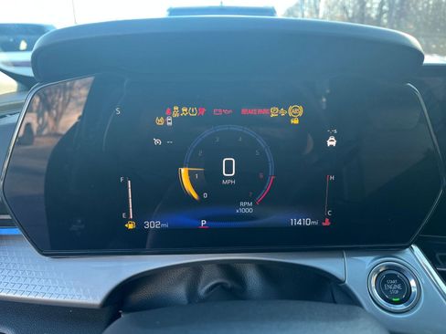 Used 2025 Chevrolet Trax LT image 34