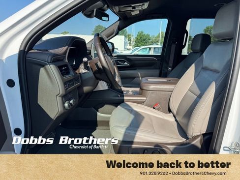 Used 2024 Chevrolet Suburban LT RWD image 14