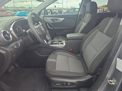 Certified 2025 Chevrolet Blazer LT AWD/4WD image 9