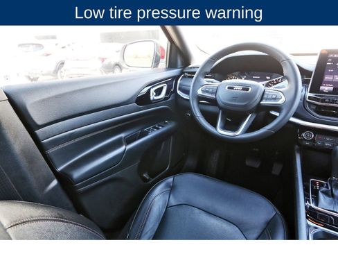 Used 2023 Jeep Compass Limited image 10