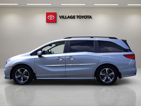 Used 2018 Honda Odyssey Touring image 3